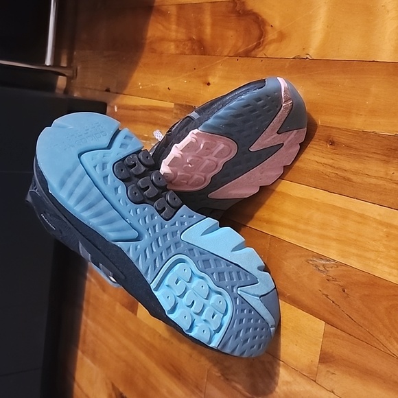 *SOLD Adidas Nite Jogger Black/Blue/Pink - Picture 6 of 10